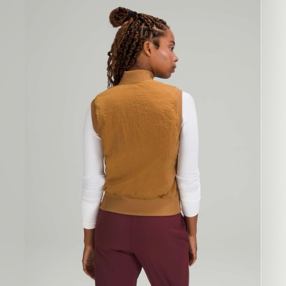Lululemon Non-Stop Bomber Vest in Bold Beige - Picture 3 of 8